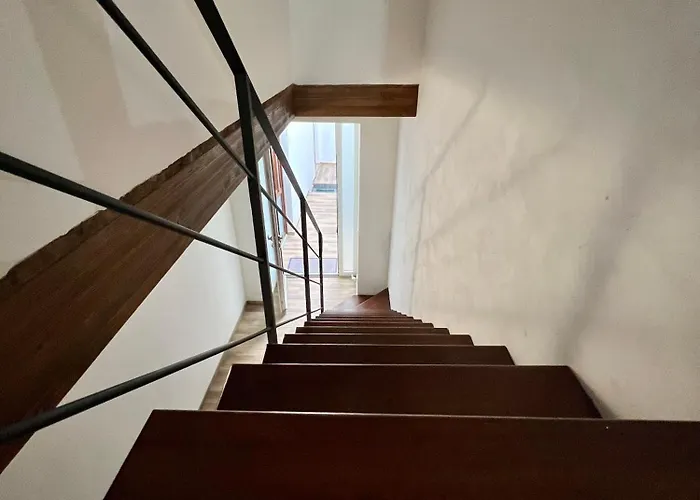 Center בית הארחה 3*