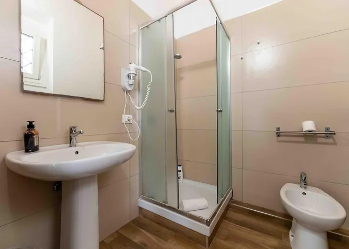 בית הארחה Center