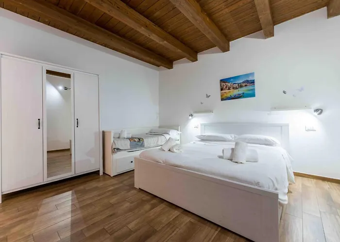 Center בית הארחה 3*