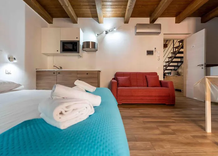 Center בית הארחה